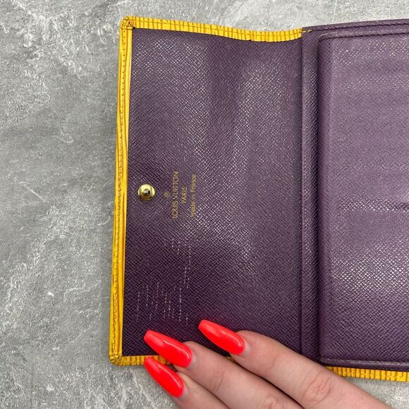 Louis Vuitton Yellow Epi Leather Sarah Trifold Wallet Snap Closure Luxury - Picture 7 of 16